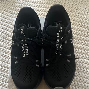 On Running Women’s Black Cloud Sneakers
